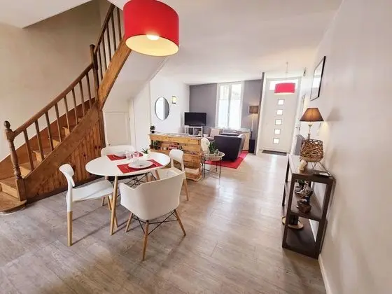 Ev (Maison Sy Cybard)