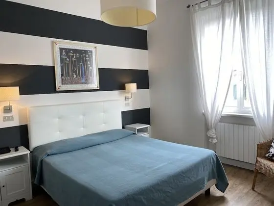 Basic Oda, 1 Büyük (Queen) Boy Yatak