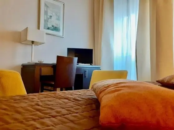 Classic Üç Kişilik Oda