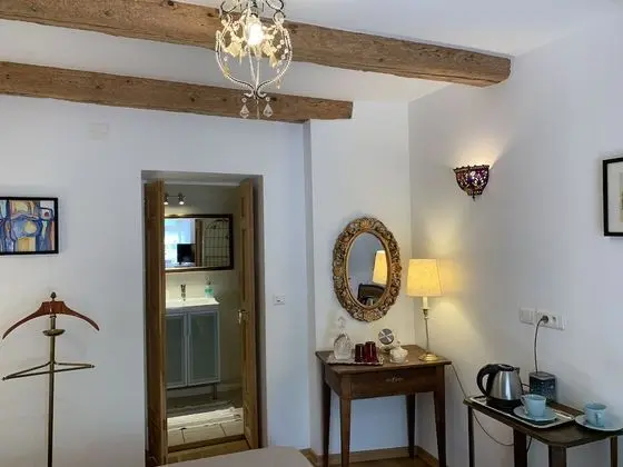 Superior Tek Büyük Yataklı Oda, Banyolu/Duşlu (MAZARIN)