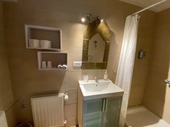 Tek Büyük Yataklı Oda, Banyolu/Duşlu (Jeanne de Ferrette)