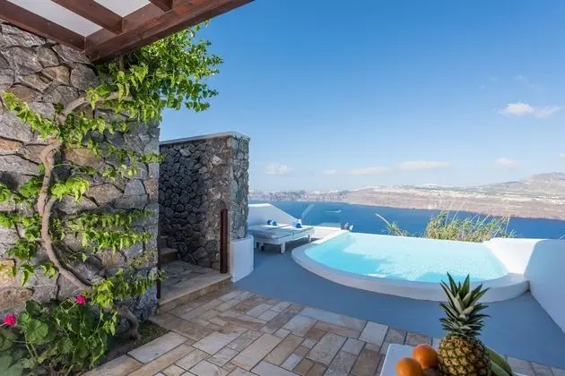Junior Süit, Kişiye Özel Havuzlu (Cliffside & Caldera View)