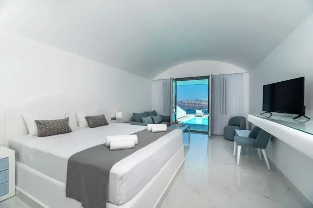 Junior Süit, Kişiye Özel Havuzlu (Cliffside & Caldera View)