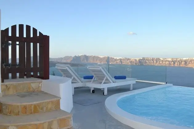 Junior Süit, Kişiye Özel Havuzlu (Cliffside & Caldera View)
