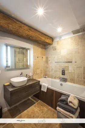 Superior Tek Büyük Yataklı Oda, Banyolu/Duşlu, Park Manzaralı (Cosy)