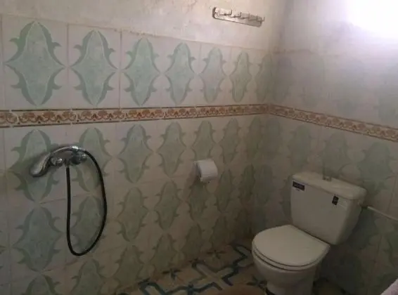 Tek Büyük Yataklı Oda, Ortak Banyo