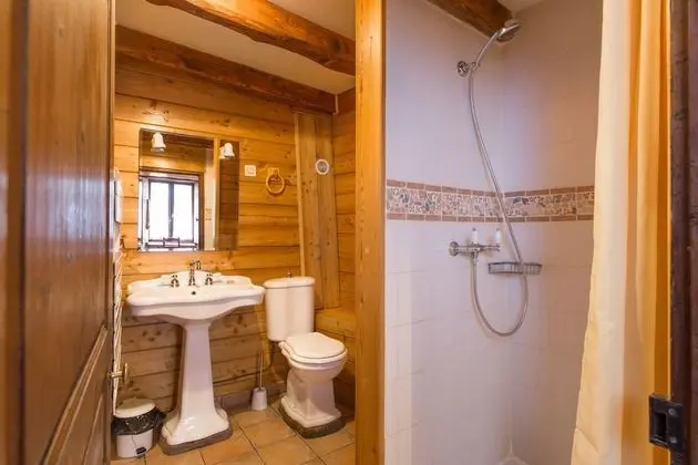 Tek Büyük Yataklı Oda, Sigara İçilmez (Charbonnel, jusqu'à 3 personnes)