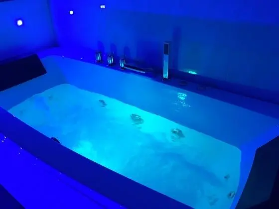 Romantic Tek Büyük Yataklı Oda