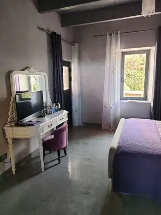 Superior Tek Büyük Yataklı Oda, Banyolu/Duşlu, Bahçe Manzaralı
