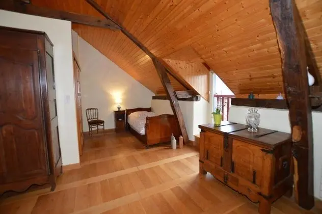 Üç Kişilik Oda (Jaune)