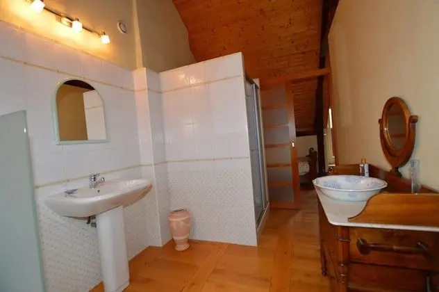 Üç Kişilik Oda (Jaune)