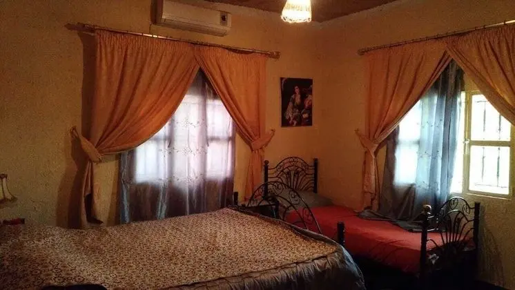 Üç Kişilik Oda