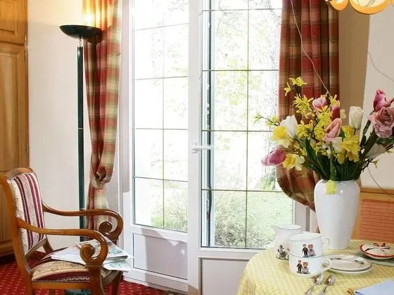 Luxury Tek Büyük Yataklı Oda, Banyolu/Duşlu, Bahçe Manzaralı