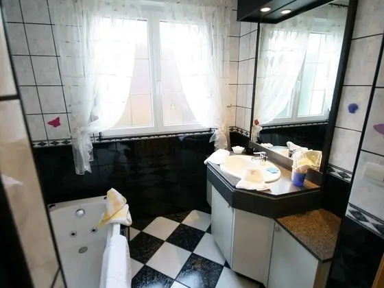 Luxury Tek Büyük Yataklı Oda, Banyolu/Duşlu, Bahçe Manzaralı