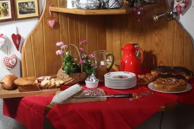 Luxury Tek Büyük Yataklı Oda, Banyolu/Duşlu, Bahçe Manzaralı