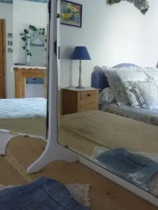 Üç Kişilik Oda (Bleue)