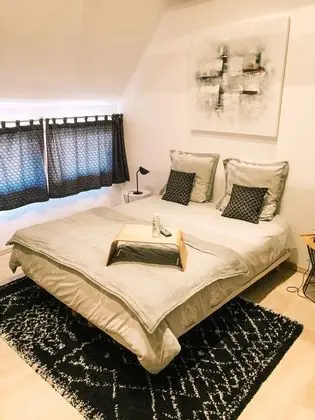 Tek Büyük Yataklı Oda, Özel Banyo, Havuz Manzaralı (ZEN)