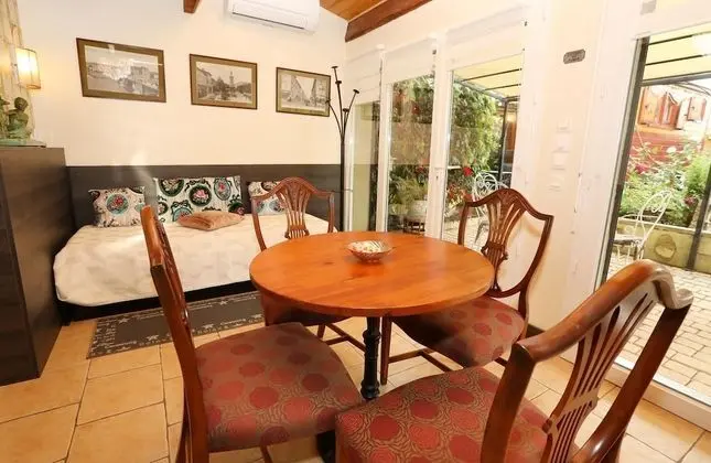 Dört Kişilik Oda, Banyolu/Duşlu, Bahçe Manzaralı (Family room)