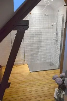 Design Kır Evi, Banyolu/Duşlu