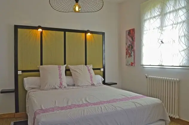 Tek Büyük Yataklı Oda (Peyroutou)