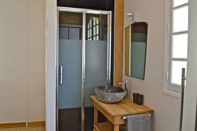 Tek Büyük Yataklı Oda (Peyroutou)