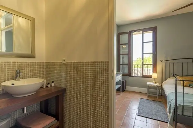 Deluxe Tek Büyük Yataklı Oda, Havuz Manzaralı (Picpoul)