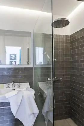 Deluxe Tek Büyük Yataklı Oda, Bahçe Manzaralı (2)