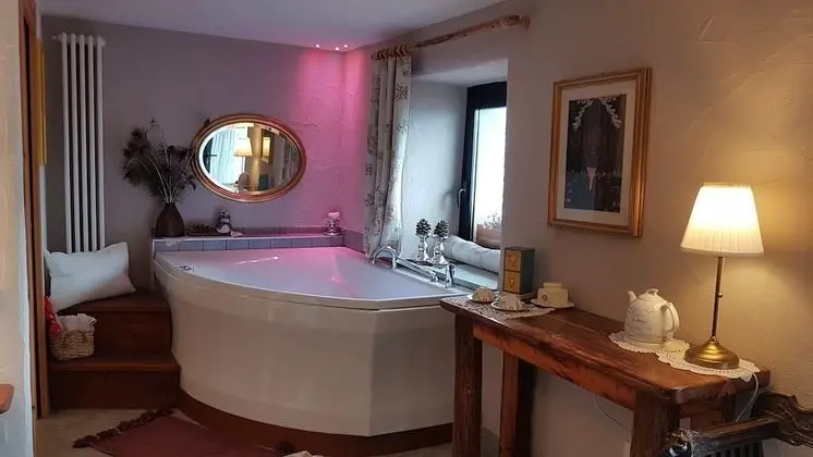 Romantic Süit, Jakuzi (Tendresse)