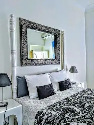 Tek Büyük Yataklı Oda (Blanche)