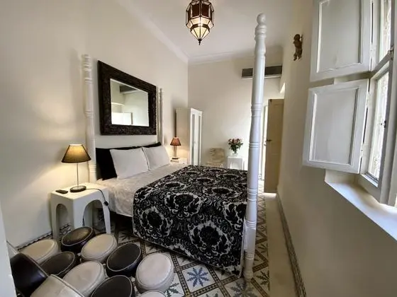 Tek Büyük Yataklı Oda (Blanche)