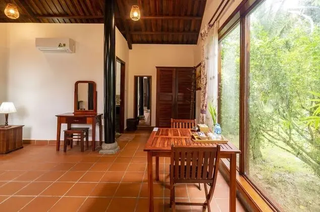 Bungalow Garden View