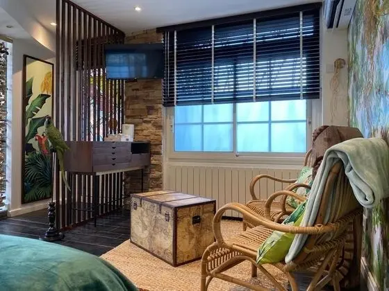 Tek Büyük Yataklı Oda (Tropicale)