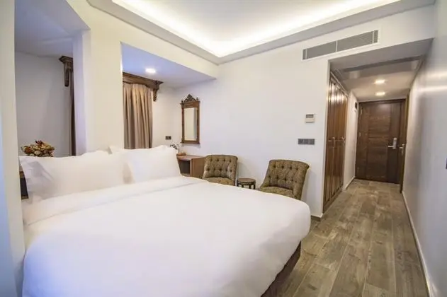 Triple, Şehir Manzaralı, Balkonlu