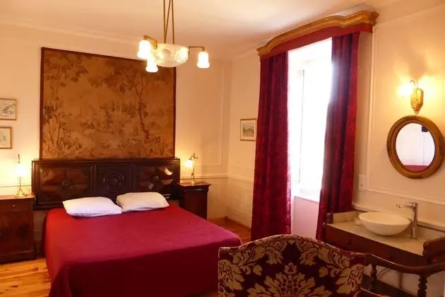 Tek Büyük Yataklı Oda, Tepe Manzaralı (Paul Valéry)