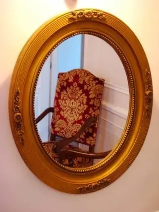 Tek Büyük Yataklı Oda, Tepe Manzaralı (Paul Valéry)