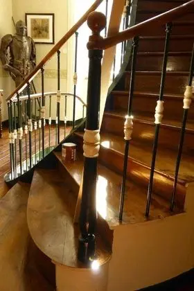 Tek Büyük Yataklı Oda, Tepe Manzaralı (Paul Valéry)