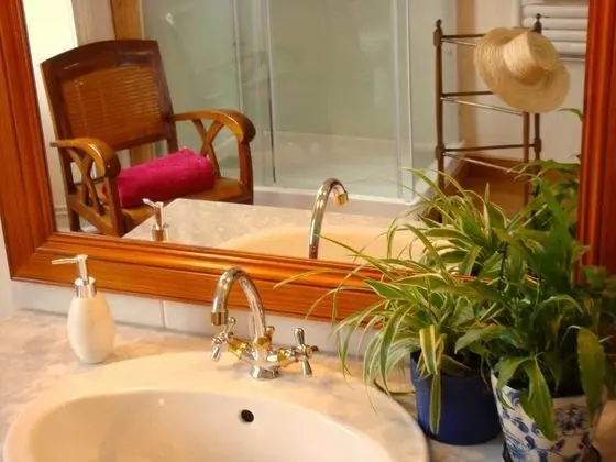 Tek Büyük Yataklı Oda, Tepe Manzaralı (Paul Valéry)