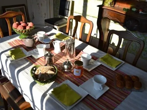 Comfort Tek Büyük Yataklı Oda, Banyolu/Duşlu, Bahçe Manzaralı (Basalte)