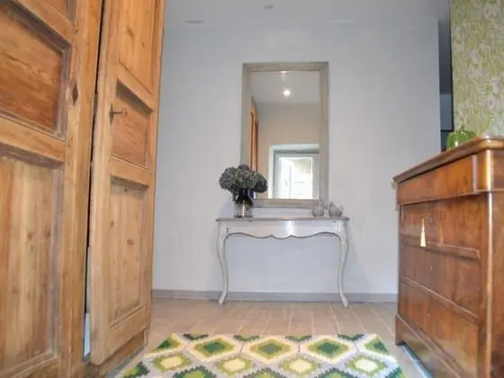 Comfort Tek Büyük Yataklı Oda, Banyolu/Duşlu, Bahçe Manzaralı (Basalte)