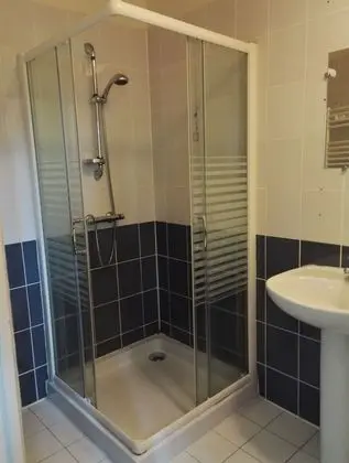 Family Tek Büyük Yataklı Oda, Özel Banyo (Emilie)