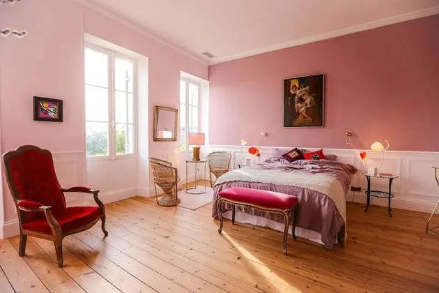 Luxury Tek Büyük Yataklı Oda, Banyolu/Duşlu, Üzüm Asması Manzaralı (Château Montrose)