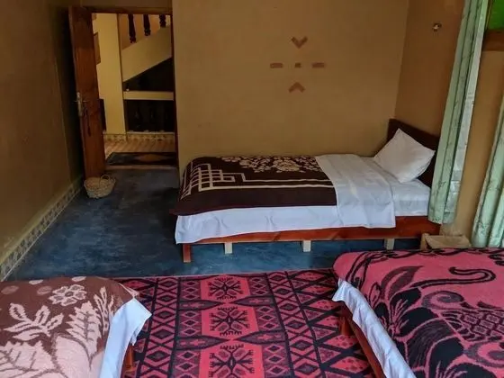 Üç Kişilik Oda
