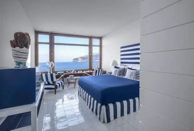 Deluxe Tek Büyük Yataklı Oda, Deniz Manzaralı