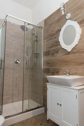 Deluxe Dört Kişilik Oda