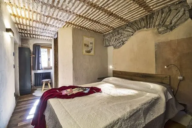 Romantic Tek Büyük Yataklı Oda