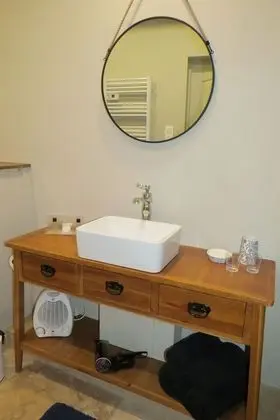 Junior Tek Büyük Yataklı Oda