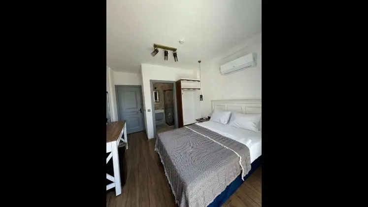 Deluxe Room, Kara veya Havuz Manzaralı