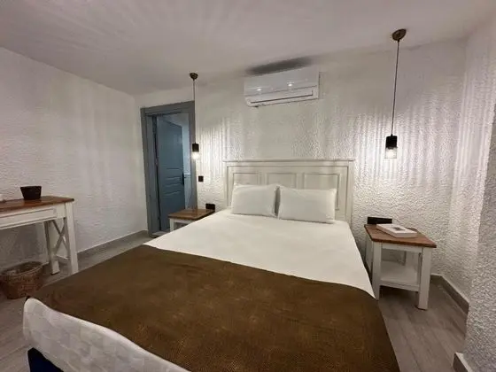 Suite - Tek Yatak Odalı, Havuz ve Bahçe Manzaralı, Bahçe Katı