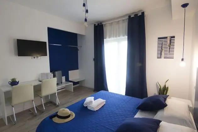 Exclusive Tek Büyük Yataklı Oda, Engellilere Uygun, Bahçe Manzaralı (Partenope)