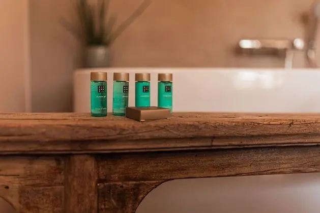 Superior Tek Büyük Yataklı Oda, 1 Büyük (Queen) Boy Yatak, Teras, Bahçe Manzaralı